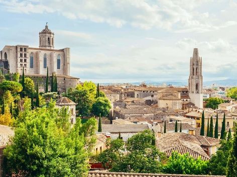 Alternativas a destinos turísticos populares para evitar as multidões em 2024