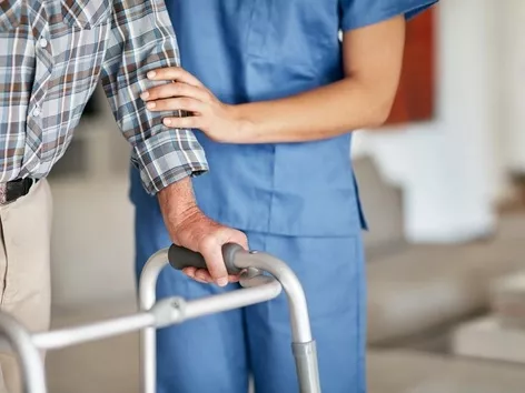 Віза працівників з догляду у Великій Британії: що це за віза, як отримати та актуальні зміни законодавства у 2025 році