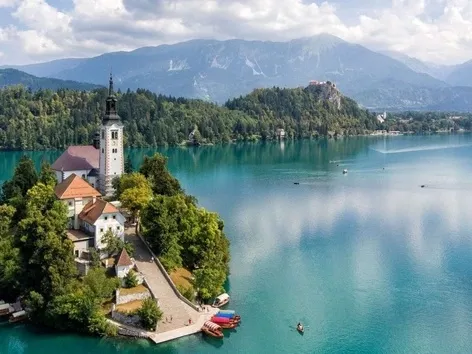 So erhalten Sie eine Aufenthaltserlaubnis in Slowenien: Voraussetzungen für 2025