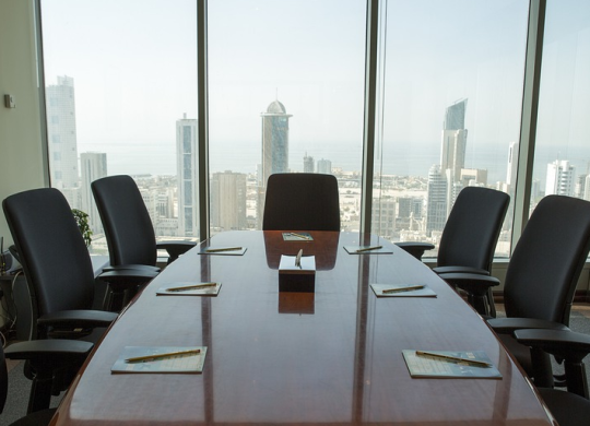 Робота у Кувейті в 2025 році: переваги, типи робочих віз та посилені вимоги для іноземців