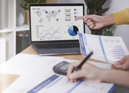 Бізнес за кордоном: переваги та проблеми під час відкриття власної справи українцями в різних країнах