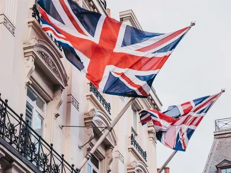 Як іноземцю знайти роботу у Великій Британії: найпопулярніші типи робочих віз, топ вакансій у Сполученому Королівстві на 2025 рік та корисні поради