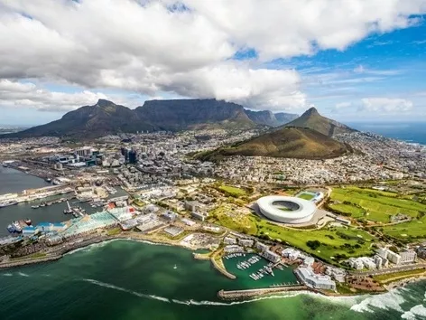 Вартість життя у Південно-Африканській Республіці: витрати на оренду житла, харчування, транспорт та бюджет на місяць