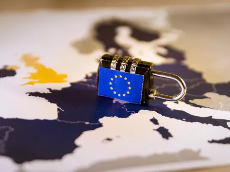 Франція оновила правила Блакитної карти: що зміниться з 2025 року для кваліфікованих працівників