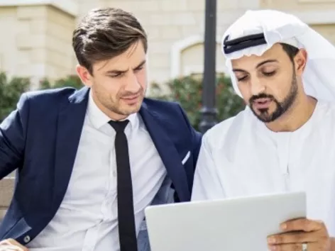 Робота в Омані для іноземців у 2024 році: переваги працевлаштування, як отримати робочу візу та культура праці