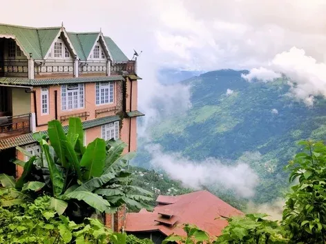 Férias nas montanhas no verão de 2024: os melhores locais do mundo onde se pode esconder do calor