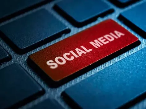 Відмова у візі до США через соцмережі в 2025 році: що потрібно знати про нові правила