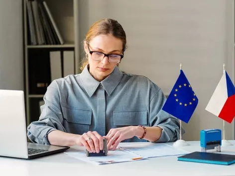 Блакитна карта Чехії 2025: вичерпний посібник для кваліфікованих робітників