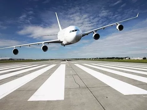 Бойові дії між Індією та Пакистаном: авіакомпанії змінюють маршрути та скасовують рейси до Пакистану та Індії