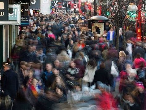 O Reino Unido vai reduzir o número de imigrantes: o que muda para os trabalhadores altamente qualificados?