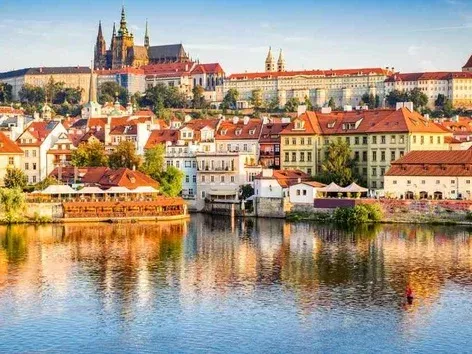 Цифрові кочівники у Чехії: переваги країни, особливості життя віддалених працівників, процедура отримання візи та найкращі міста