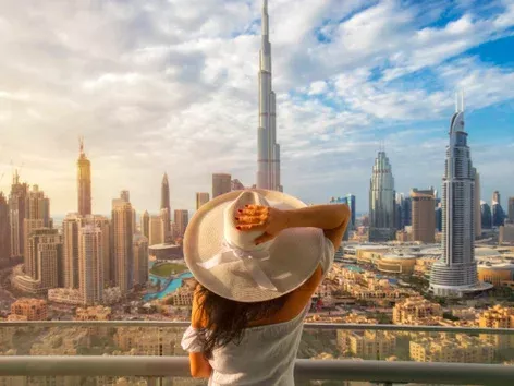 Sistema simplificado de pedido de vistos Schengen e voos baratos: em 2024, será mais fácil para os expatriados dos EAU viajarem para a Europa