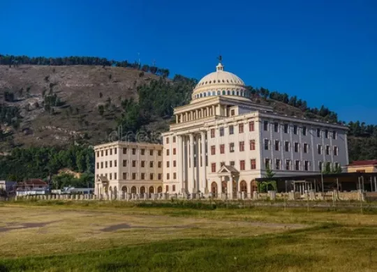 Навчання в Албанії: найкращі університети, стипендії, навчальні програми та процедура отримання студентської візи