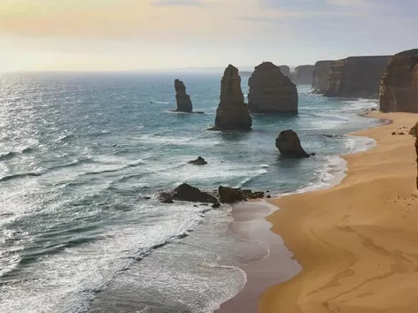 Куди поїхати у відпустку у 2025 році: топ найкращих напрямків, які варто додати до свого списку подорожей, а також основні тенденції зі світу туризму