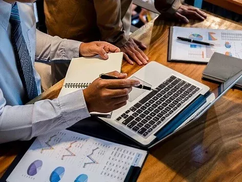 Найкращі вакансії в Німеччині для іноземців 2025: затребувані посади, зарплати та поради щодо кар'єри