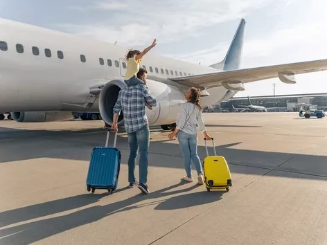 13 astuces qui rendront votre voyage en avion aussi confortable et bon marché que possible