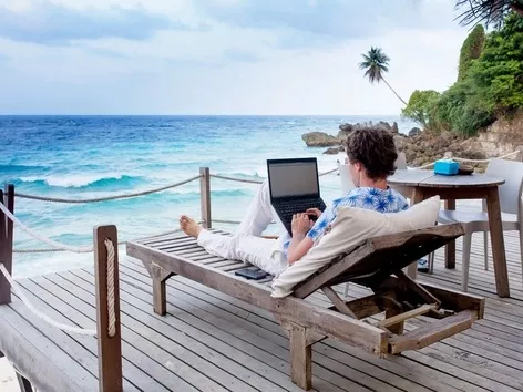 Um emprego bem remunerado que lhe permitirá ver o mundo em 2023 e 2024